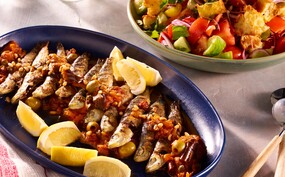 Panzanella met caponata en sardines