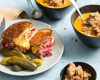 Zoete aardappelsoep met Reuben pantosti