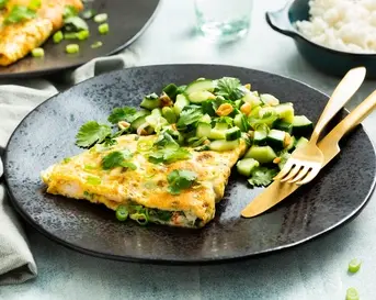 Vietnamese omelet met garnalen en lente-ui