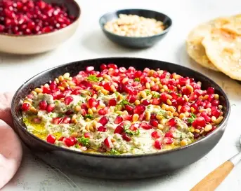 Rokerige baba ganoush met zelfgemaakt flatbread