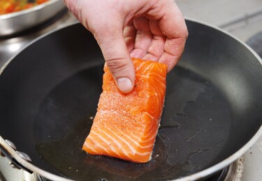 salmon rice bowl