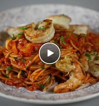 Spaghetti met geroosterde paprikasaus