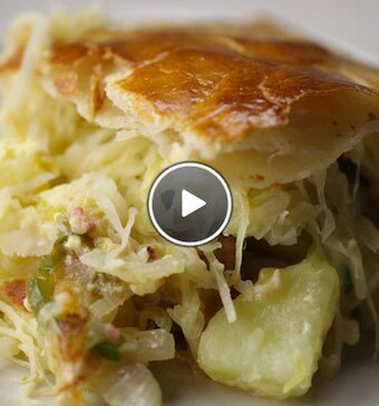 Zuurkooltaart met rookspek