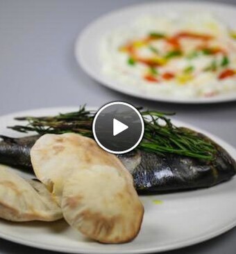 Gegrilde vis met labne en pita