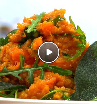 Zoete aardappelpuree met rucola