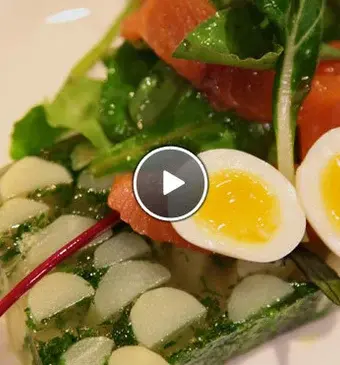 Aspic van witte asperges met verse kruiden