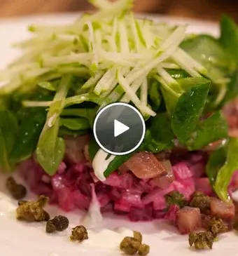 Haring bietensalade met zure room