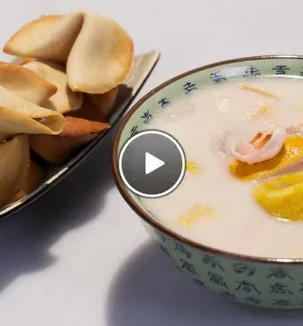 Fruit in kokossoep (kolak)  & Fortune cookies
