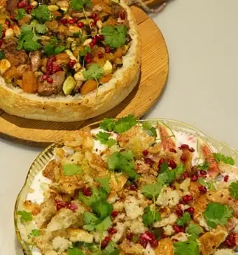 Gevuld Arabisch brood met granaatappelyoghurt