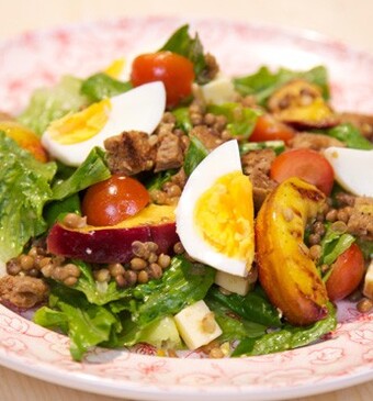 Gegrilde nectarinesalade