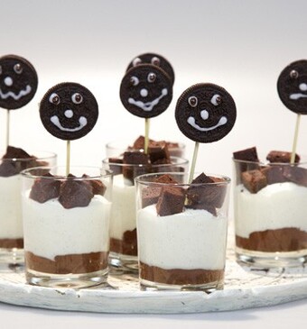 Chocolate cookie flip