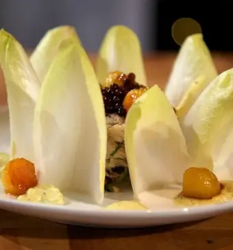 Makreelsalade met gekaramelliseerde appel