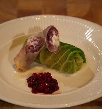 Koolpakketjes, loempia’s en broodsaus