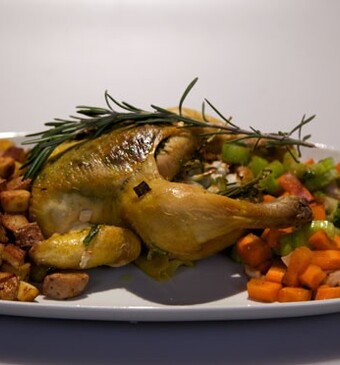 Pollo al dragoncello con patate (Haantjes met dragon en gebakken aardappels)