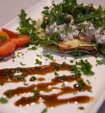 Lasagne al vitello tonnato (Lasagne van kalf en tonijn)