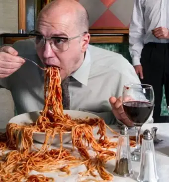 Tip: bezoek de theatervoorstelling Restaurant Amore
