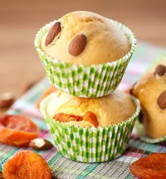 Makkelijke banaan-abrikozencakejes