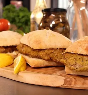 Broodje costoletta alla Milanese