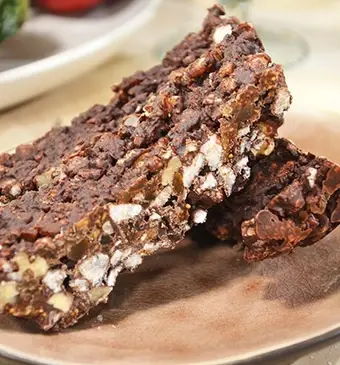 Luchtige pure chocoladefruitreep