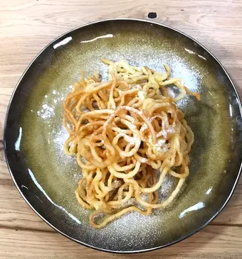 Jalebi in rozenwater