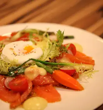 Zalm met wasabimayonaise & Aziatische dressing