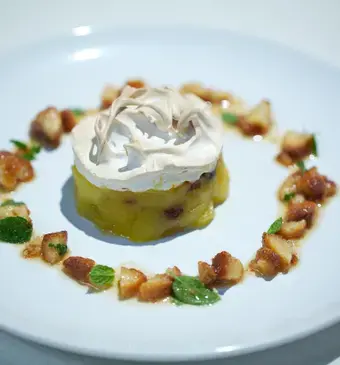 Appel-cranberrycompote met steranijsschuim