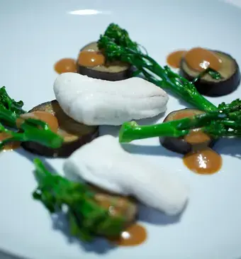 Gestoomde tongschar met miso-saus
