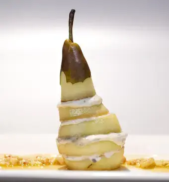 Geroosterde peren met geitenkaas