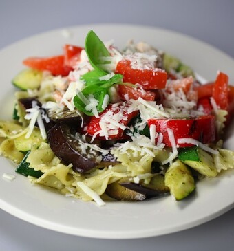 Gegrilde groente met pasta