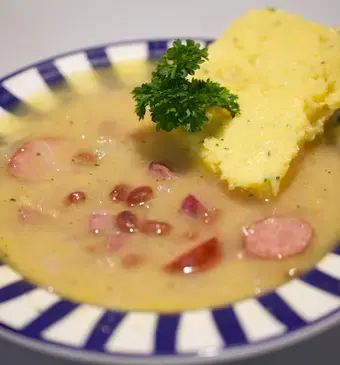 Rode bonensoep van de Antillen /Sòpi di Bonchi kòrá
