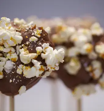 Chocolollies met tandoori popcorn