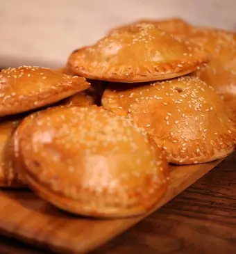 Kipsaté  broodjes