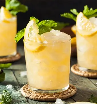 Limoncello Spritz