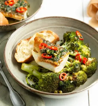 Bagna cauda met schelvis en broccoli