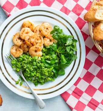 Zuid-Franse garnalen met doperwtenpuree