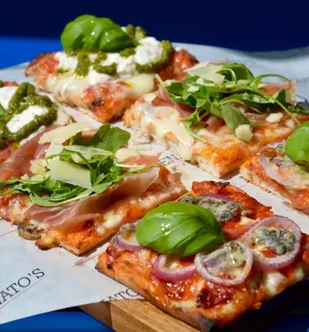 Renato's pizza