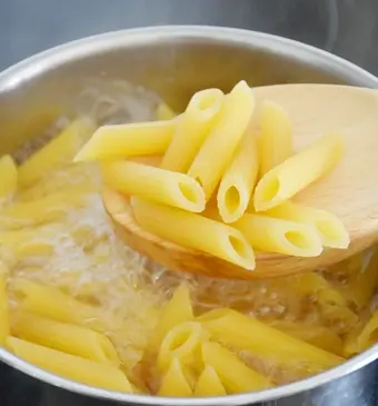zout en olie pasta koken