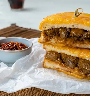 Tosti-rendang_24Kitchen_L.jpg