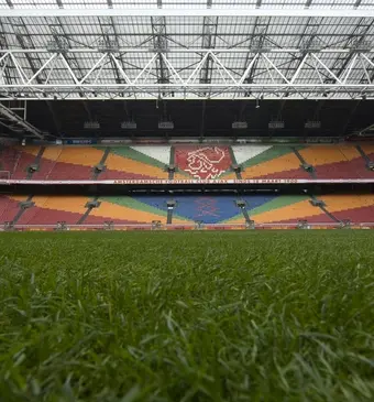 dineren voetbalstadion