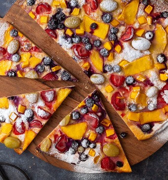 Dessert pizza