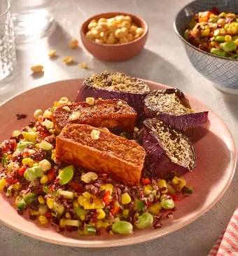 Zwarte-rijstsalade met tofu