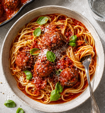 spaghetti met gehaktballen in tomatensaus
