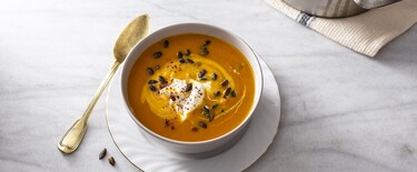 Left-oversoep van geroosterde groenten