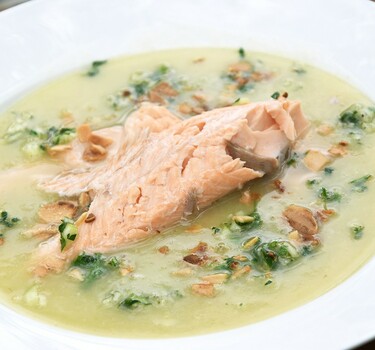 Vichyssoise met gerookte forel en appelsalsa