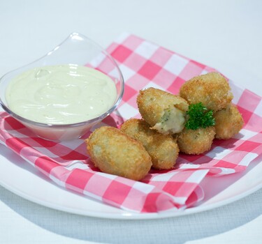Gamba-avocadokroketjes met avocadomayonaise