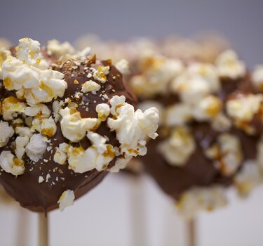 Chocolollies met tandoori popcorn