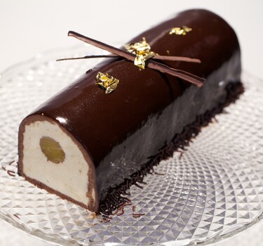 Terrine van sherrymousse en perzikcompote