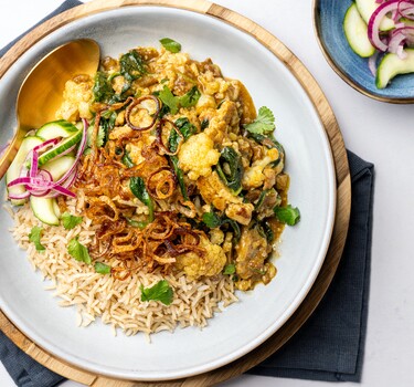 Gele curry met spinazie uit het programma Lekker Snel.