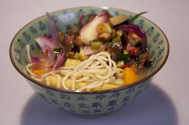 Pittige vegetarische ramen Miniatuurvoorbeeld
