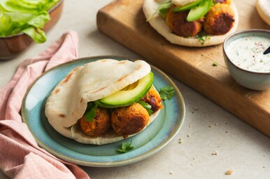 Gevulde pita’s met homemade vegaballetjes Miniatuurvoorbeeld